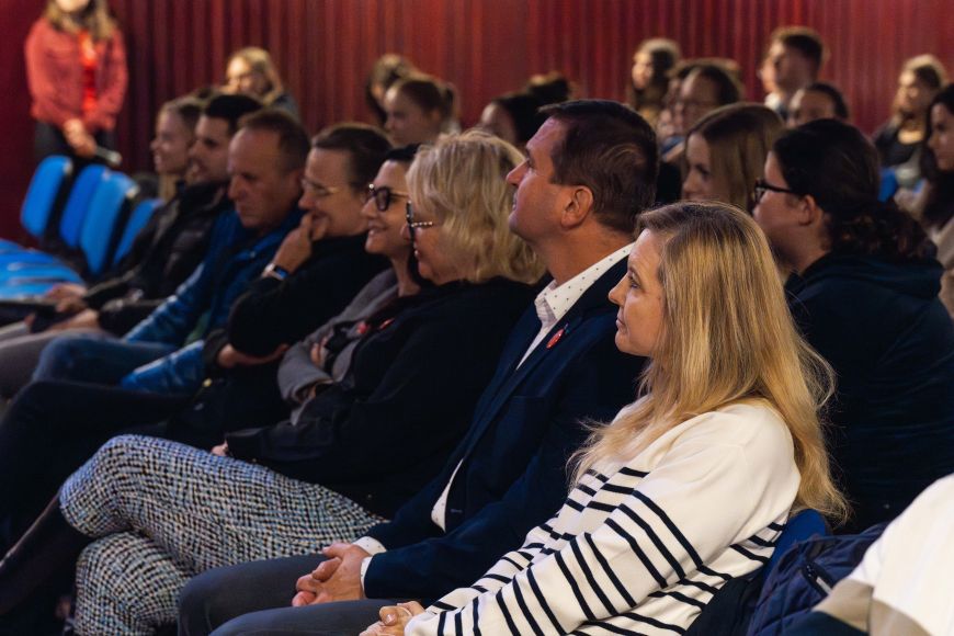 Podrobnosti ke studiu, oborům či zahraničním výjezdům sdělili také přítomní proděkani a proděkanky lékařské fakulty.