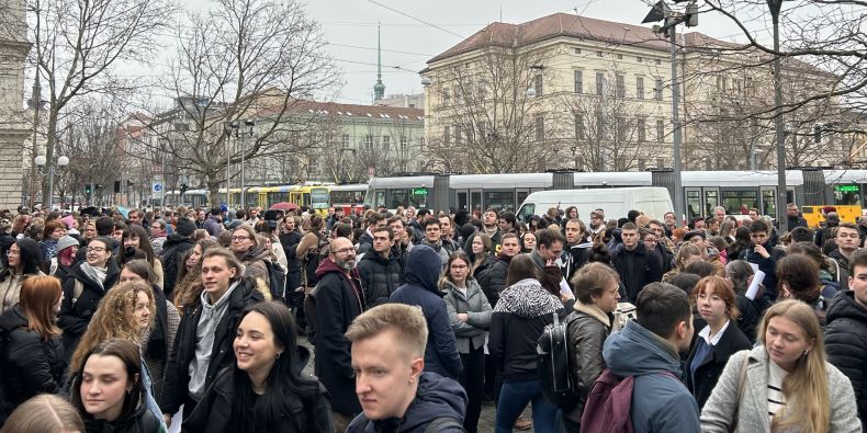 Cvičný poplach a evakuace studentů FSS. 