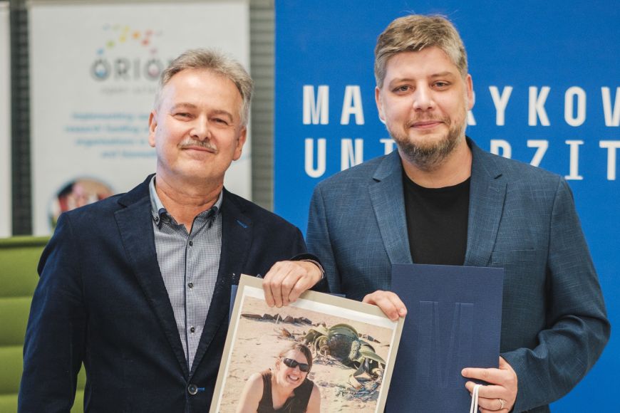 Petr Bureš (vlevo) a František Zedek. Na fotografii je Tammy L Elliott.