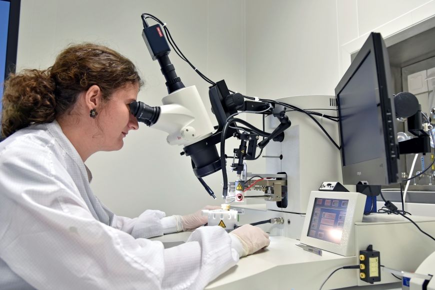 Laboratoř pro analýzu nanostruktur.