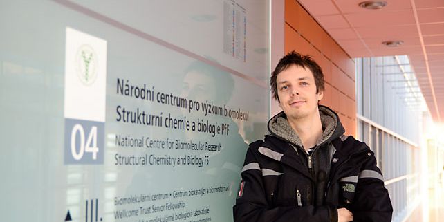 Prvním z vědců, kteří díky projektu SYLICA do kampusu přijeli pracovat, je výpočetní chemik a biofyzik Robert Vácha. Foto: Martin Kopáček.