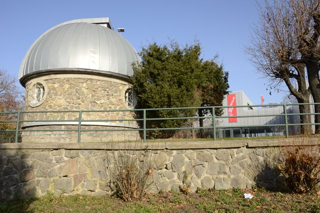 romě toho, že Masarykova univerzita s hvězdárnou dlouhodobě spolupracuje, má zde také svoji vlastní observatoř. 