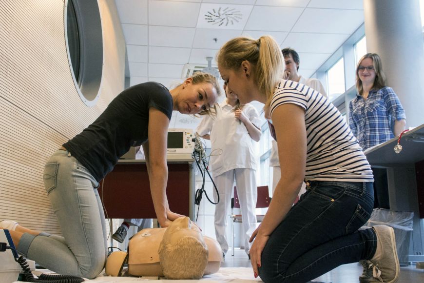 Do urgentní medicíny patří i resuscitace.