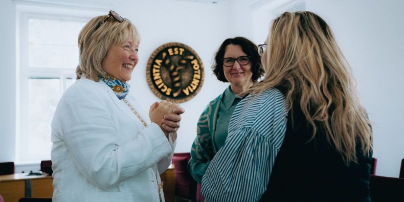 Mary Kate O‘Regan při workshopu na přírodovědecké fakultě.