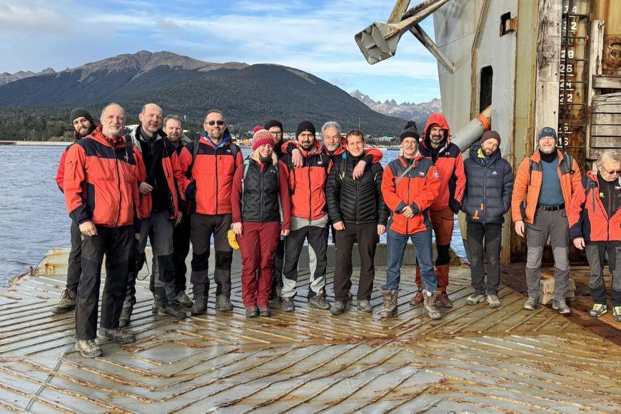 Hlavní část české výpravy před pár dny při odletu z Punta Arenas do Santiaga de Chile. 