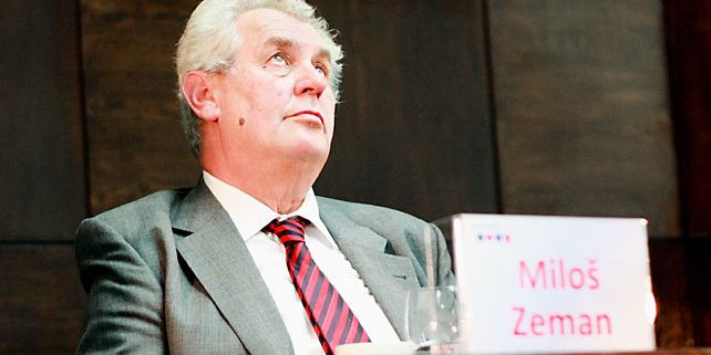 Bývalý český premiér a dlouhodobý zastánce přímé volby Miloš Zeman vycházel při své argumentaci především z toho, že kvalita českých politiků má v poslední době sestupnou tendenci. Foto: Archiv Masarykových debat.