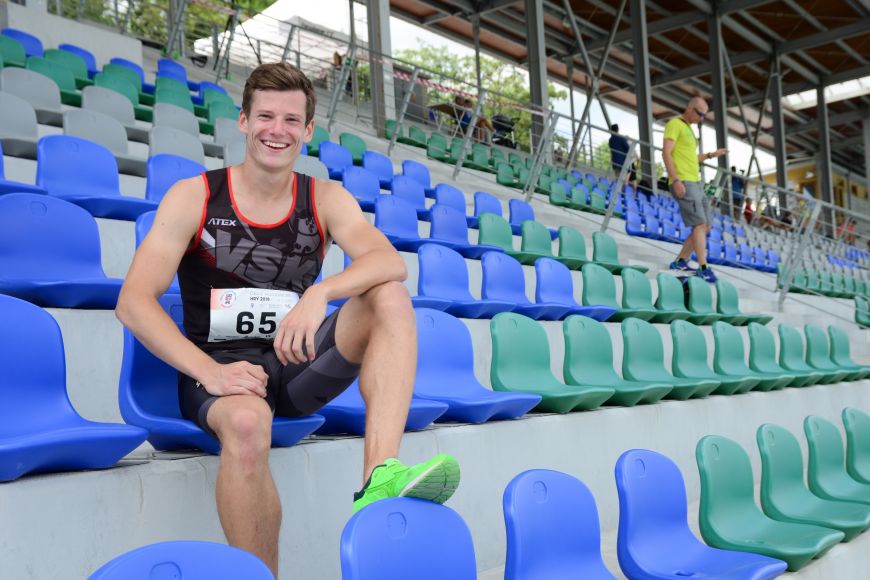 Ve finálovém závodu na 400 metrů doběhl Martin Tuček druhý v čase 50.47, takže za svým osobním rekordem, který si vytvořil teprve před pár týdny, zaostal jen o pět setin vteřiny.