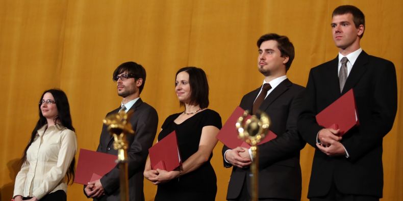 Pět oceněných doktorských studentů: (zleva) Hana Macháčková, Jaromír Gumulec, Zuzana Šalamounová, Roman Řemínek a Jan Křetínský.