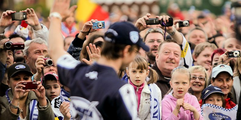 Velká část profesionálů se zařazením do běžného života bojuje. Nemají potřebnou kvalifikaci a ještě častěji ani motivaci. 