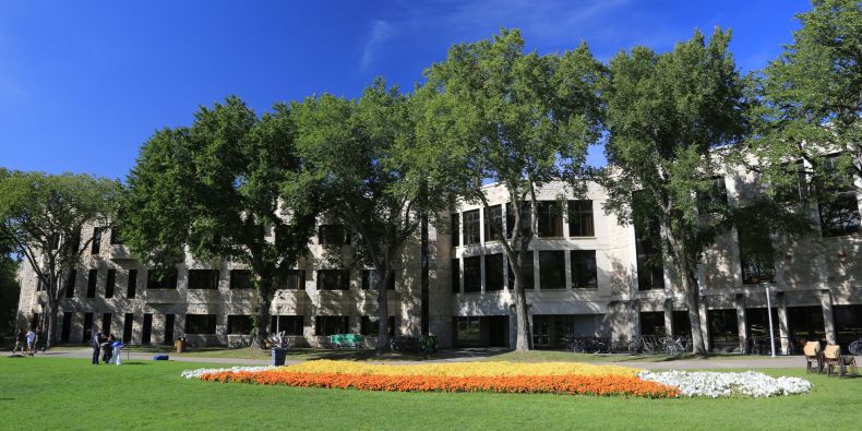 Vojtěch se nakonec rozhodl pro University of Saskatchewan.