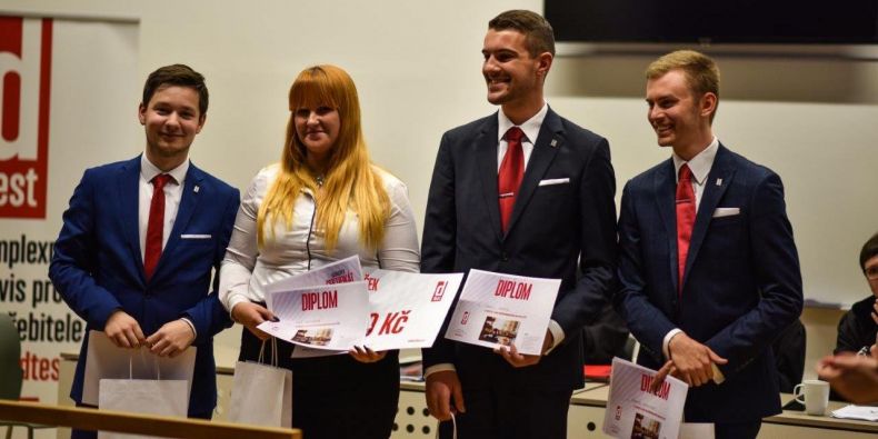 Vítězný tým Právnické fakulty Masarykovy univerzity (zleva): Roman Tocháček, Marie Soukupová, Daniel Sedlák a Martin Votroubek.