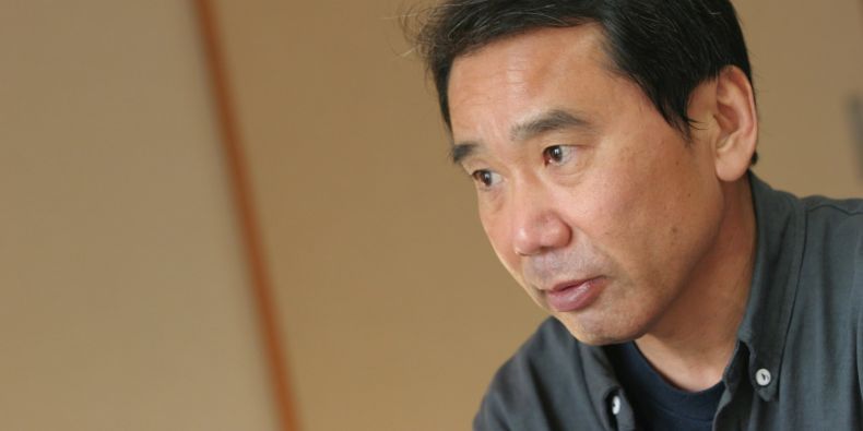 Haruki Murakami je jeden z mála japonských autorů, kterým díla vycházejí pravidelně i v češtině.