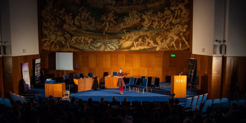 Přednáškový i kulturní program Noci práva se koná také v aule Právnické fakulty MU.