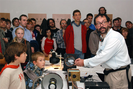 Bohatý program pro širokou veřejnost připravili vědečtí pracovníci z MU ve spolupráci s Hvězdárnou a planetáriem Mikuláše Koperníka. Foto: Martin Kopáček.